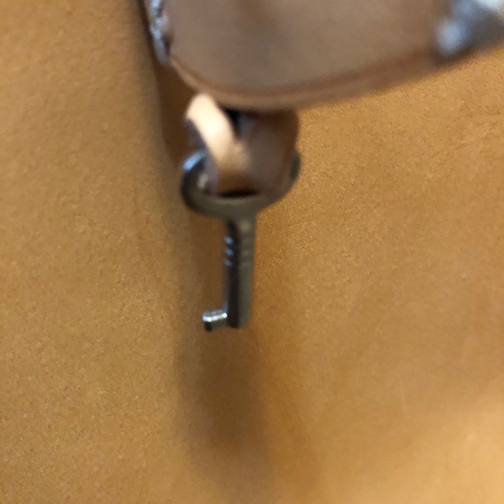 NWOT Rare BREE satchel in natural leather with lock and key - Picture 4 of 10